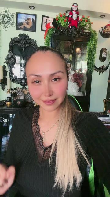 @YennAkasha