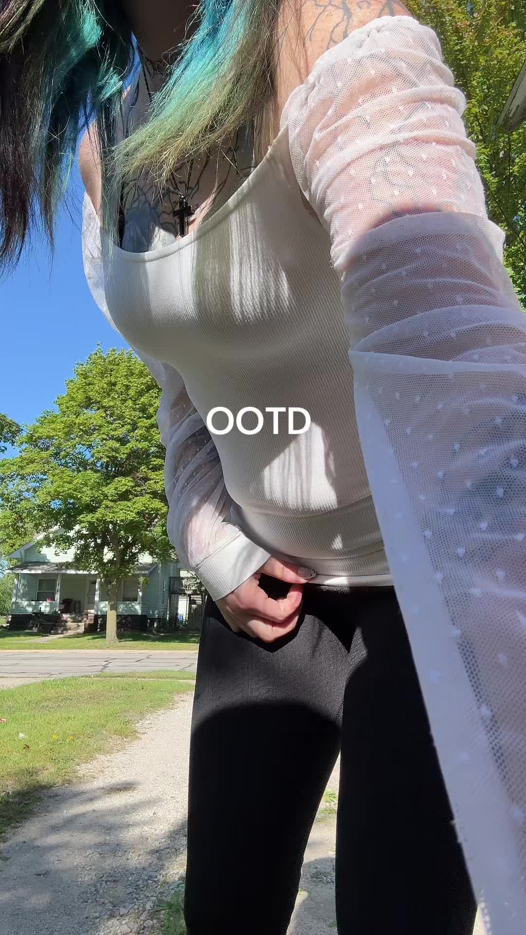 @Bluebeeeemcfly🫐🖤🦩