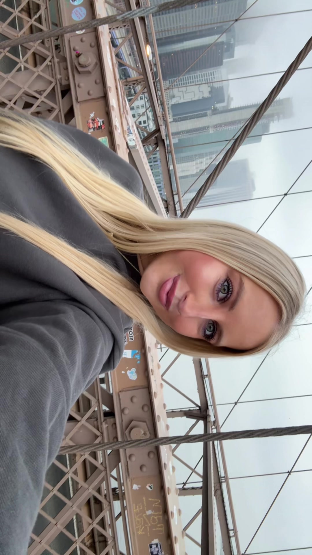 @Chloe