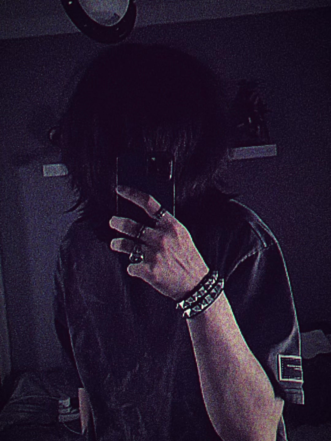 @blooodyravenn