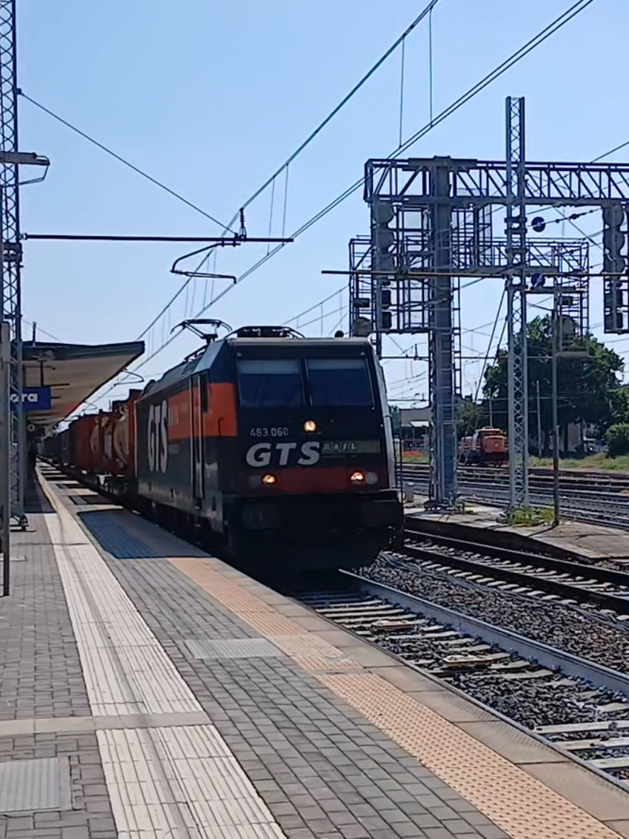 @Italian_trains