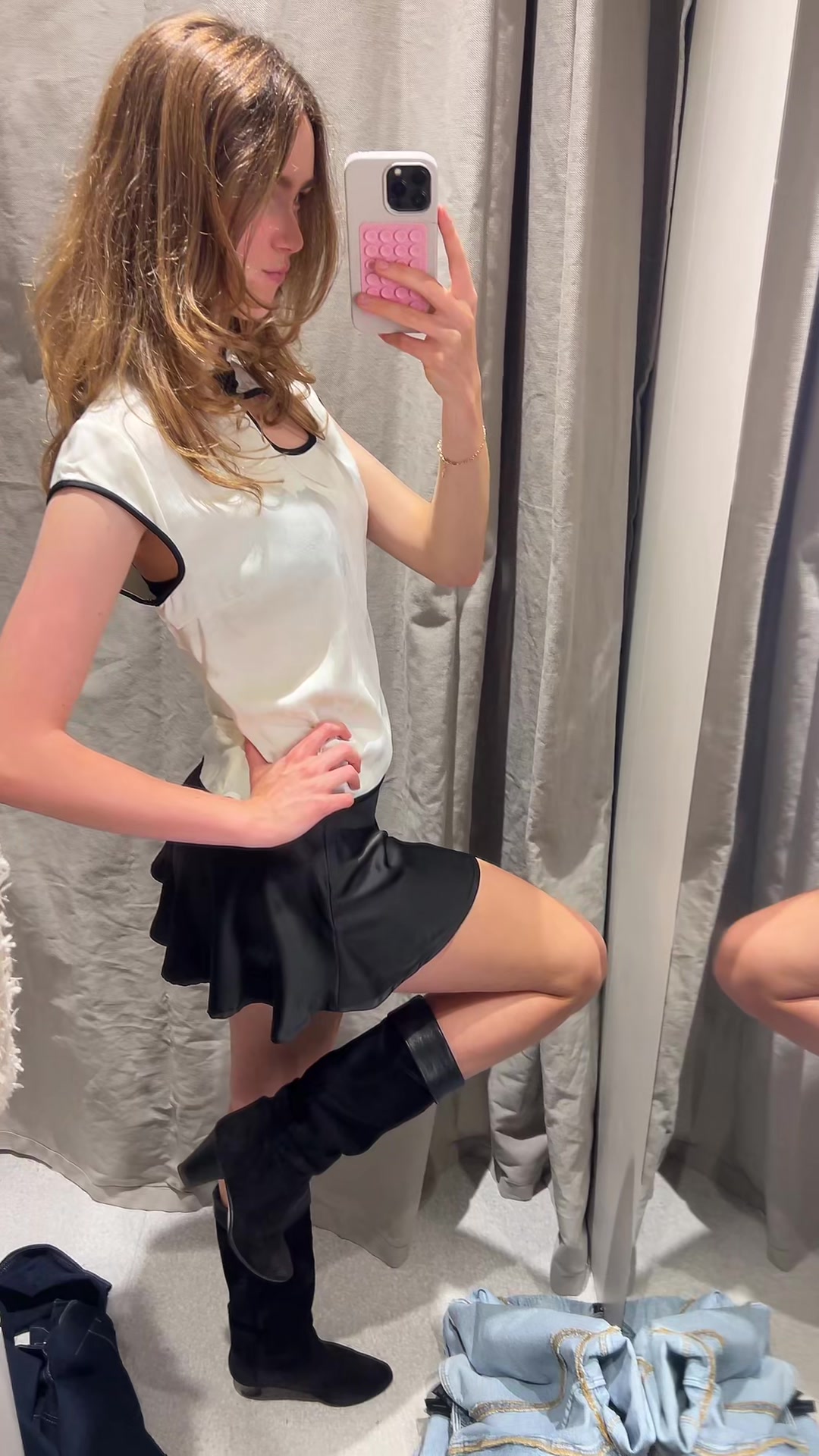 @Ella