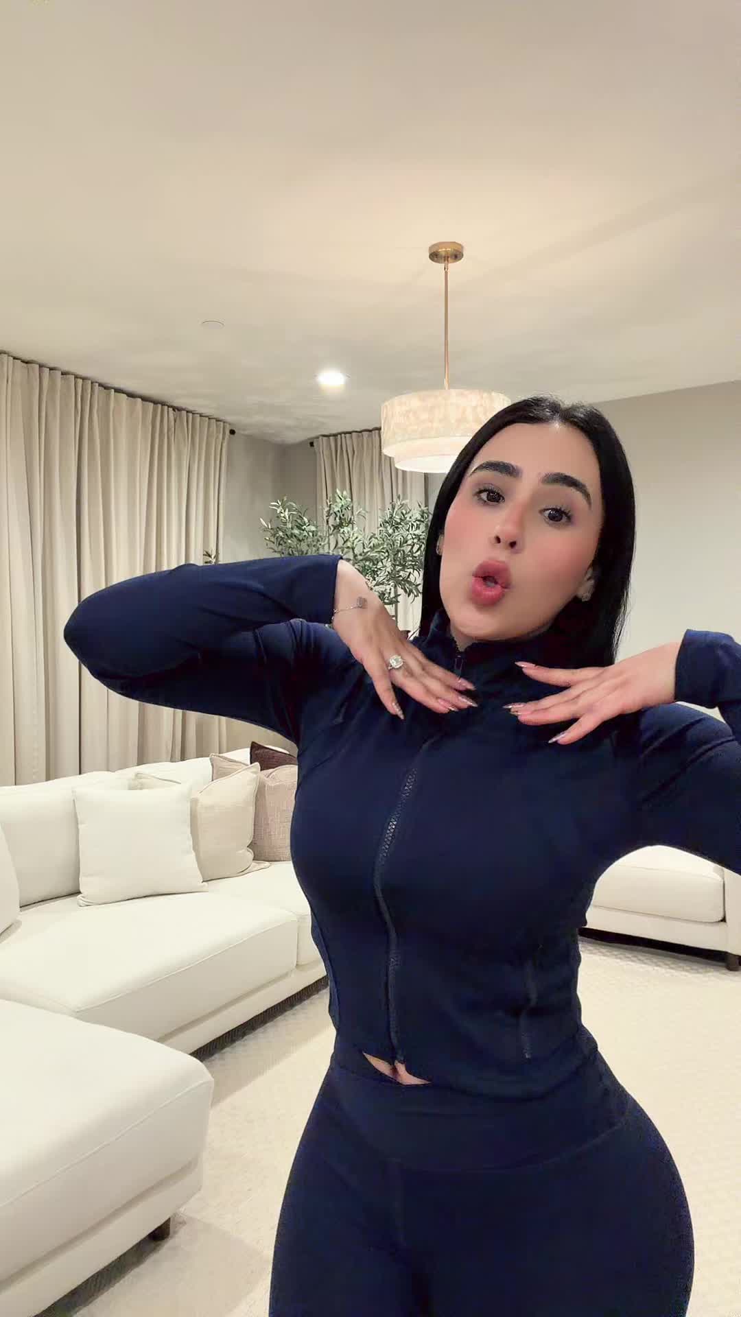 @stephaniereyex