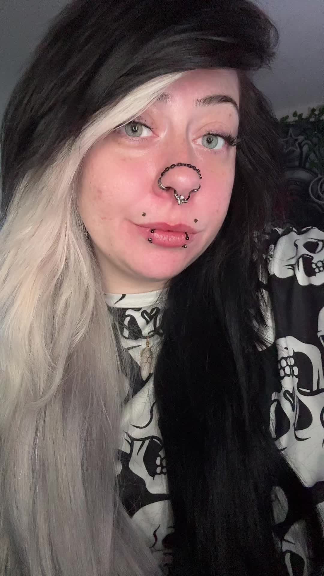 @Stfuitscourtney🦇