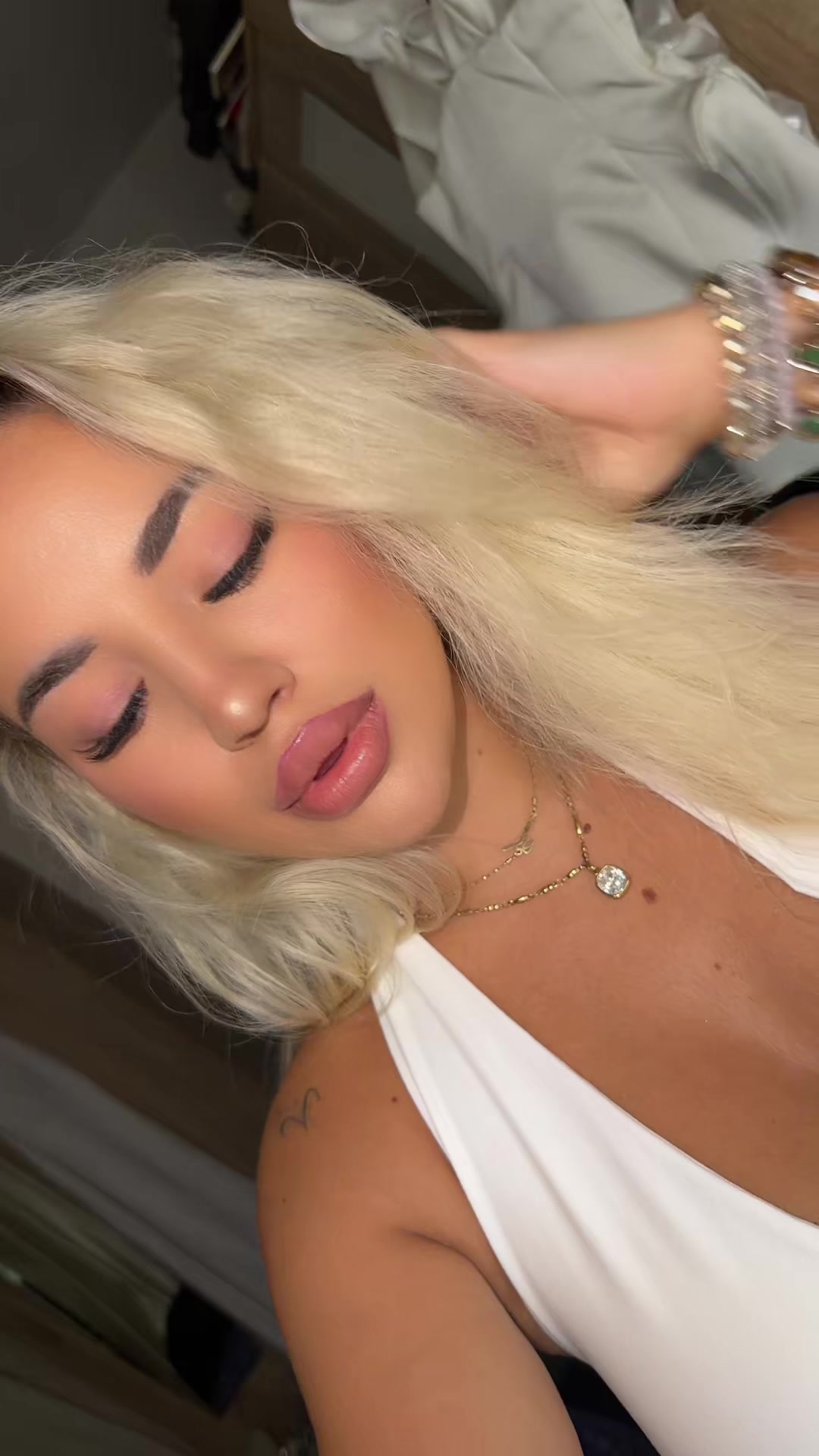 @🌴 𝐉 𝐎 𝐕 𝐀 𝐍 𝐀 🌴