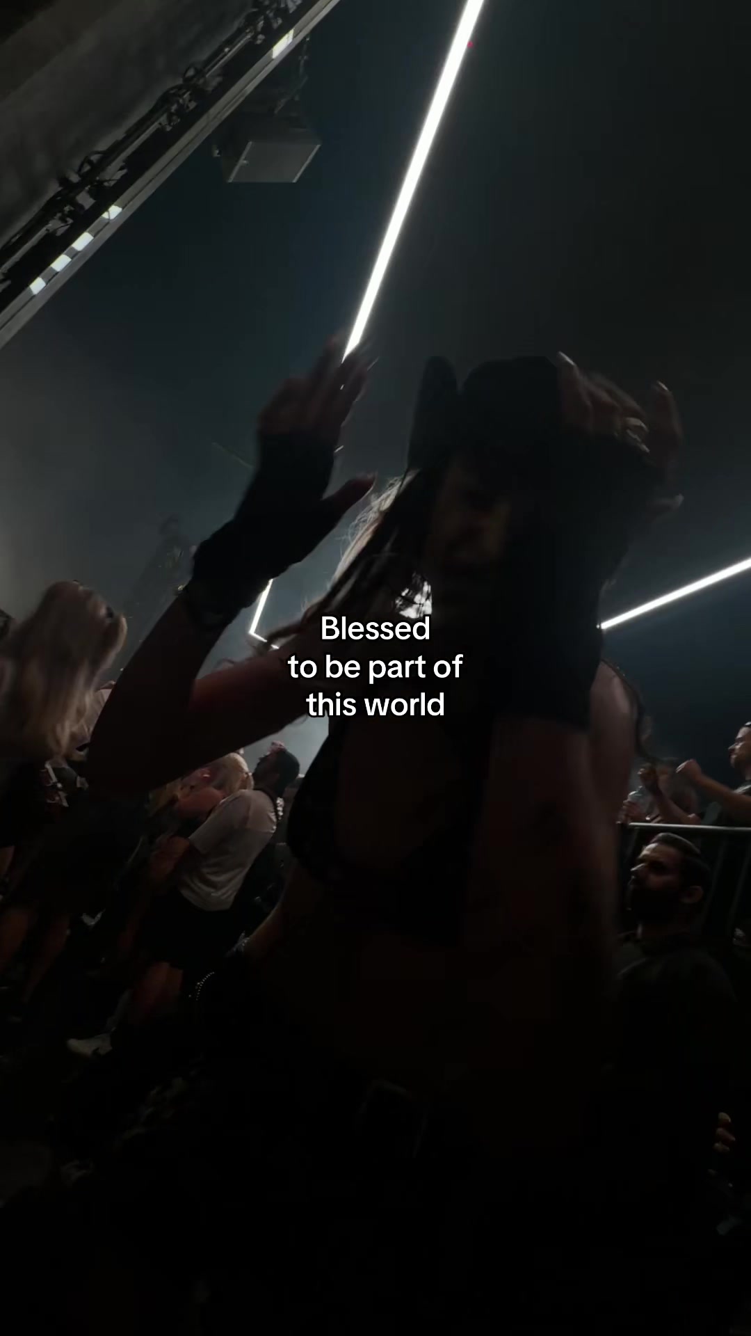 @𝕽𝖎𝖆 🪩