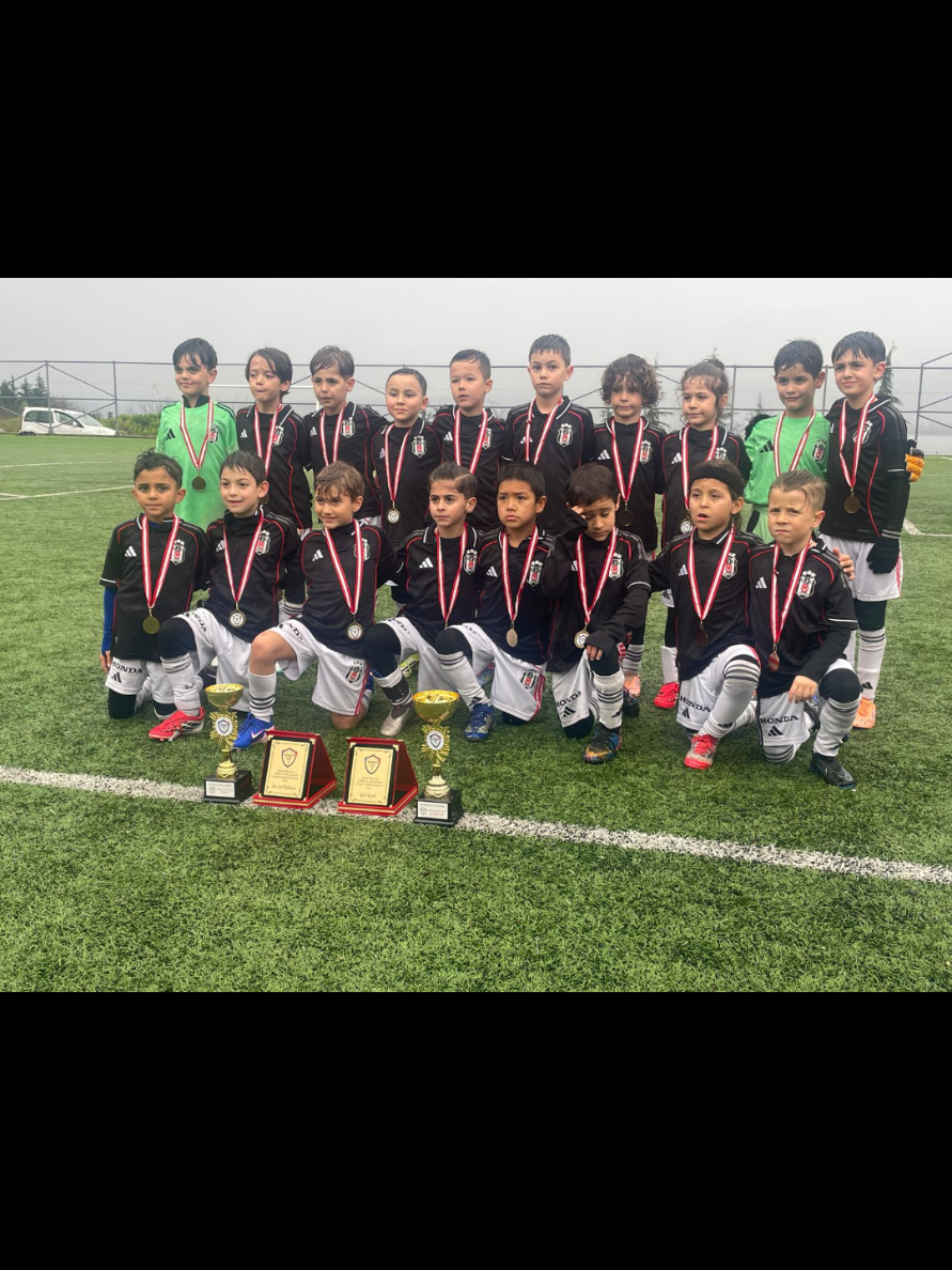 @𝙀𝙇𝙔𝙀𝙎𝘼_04