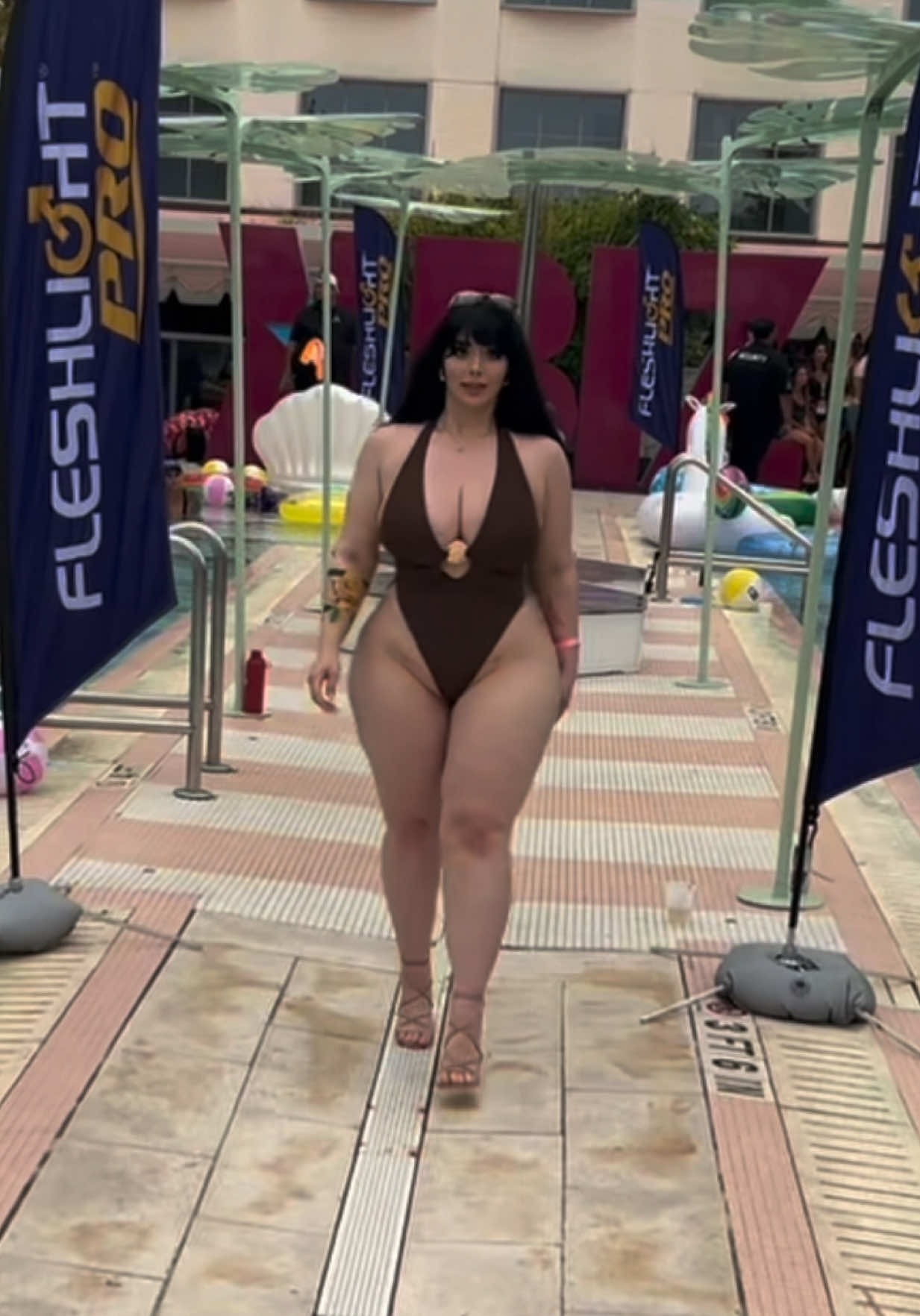 @Momo