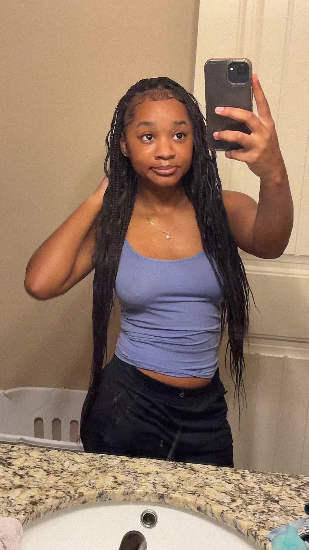 @sneakytayshh