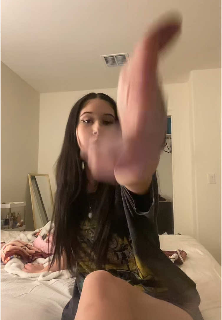 @Trapqueenlivss