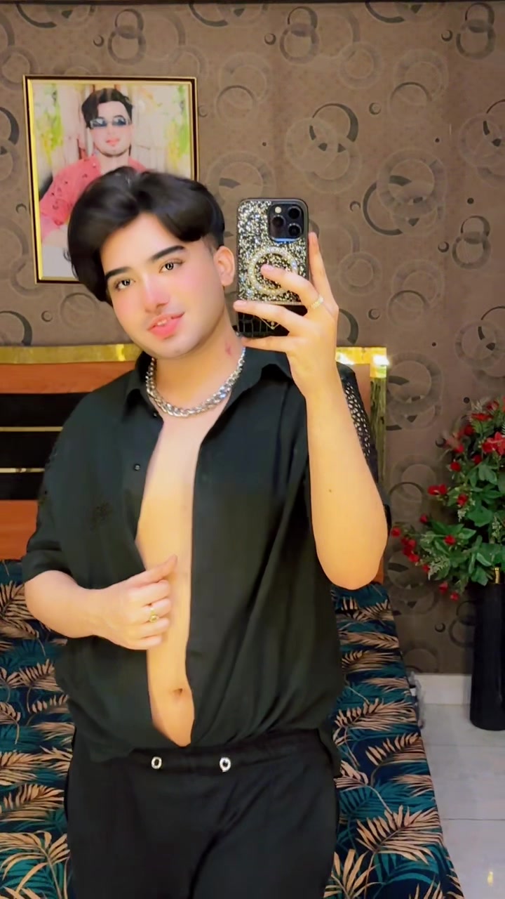 @Cute Boy🤩⚡️♥️