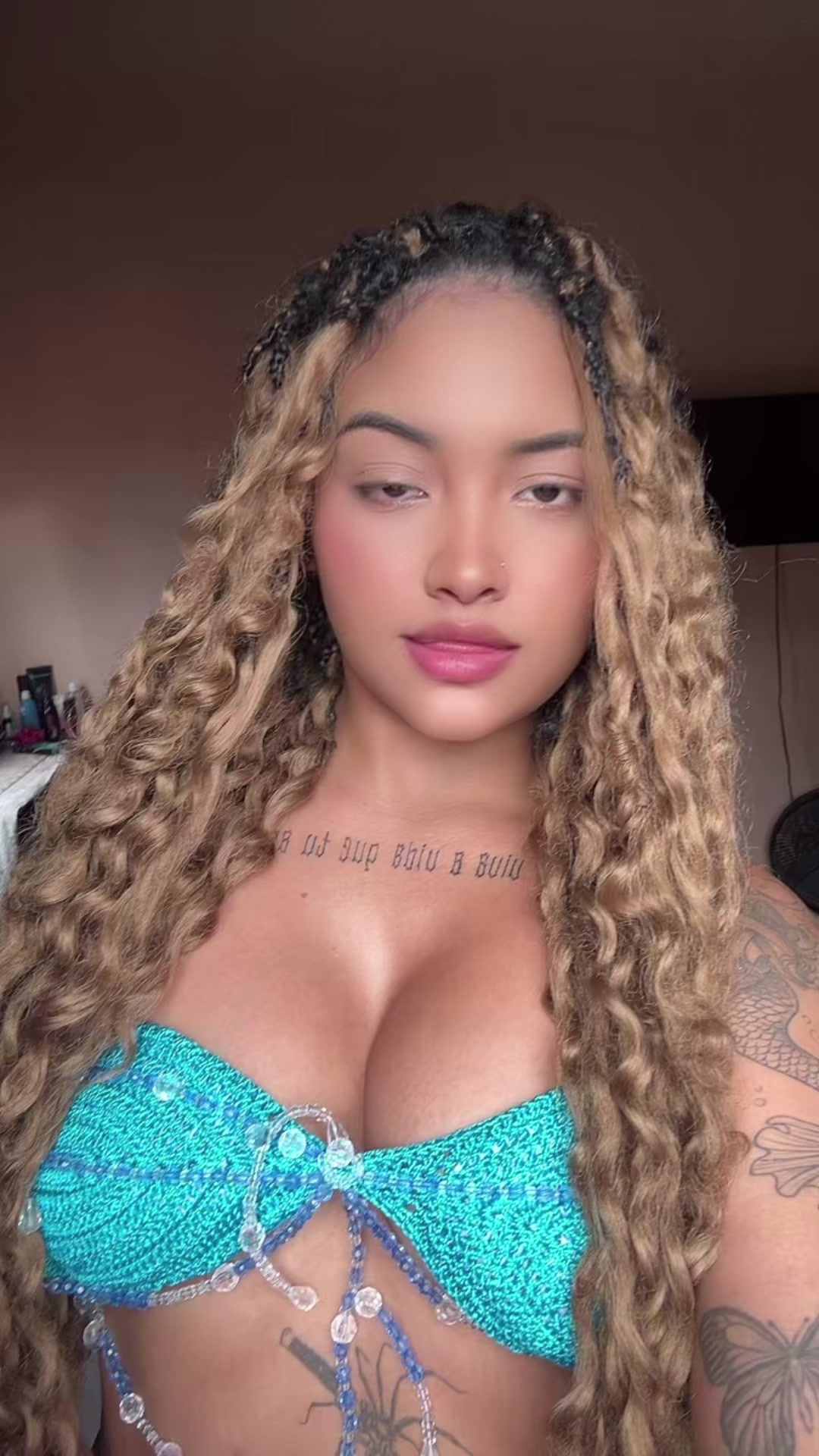 @_Caroline