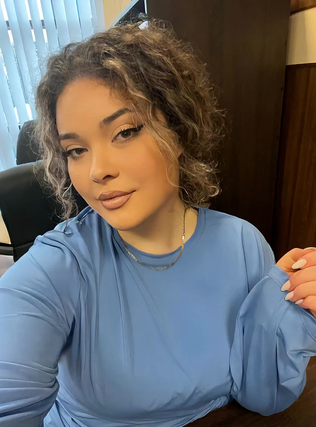 @B🌟