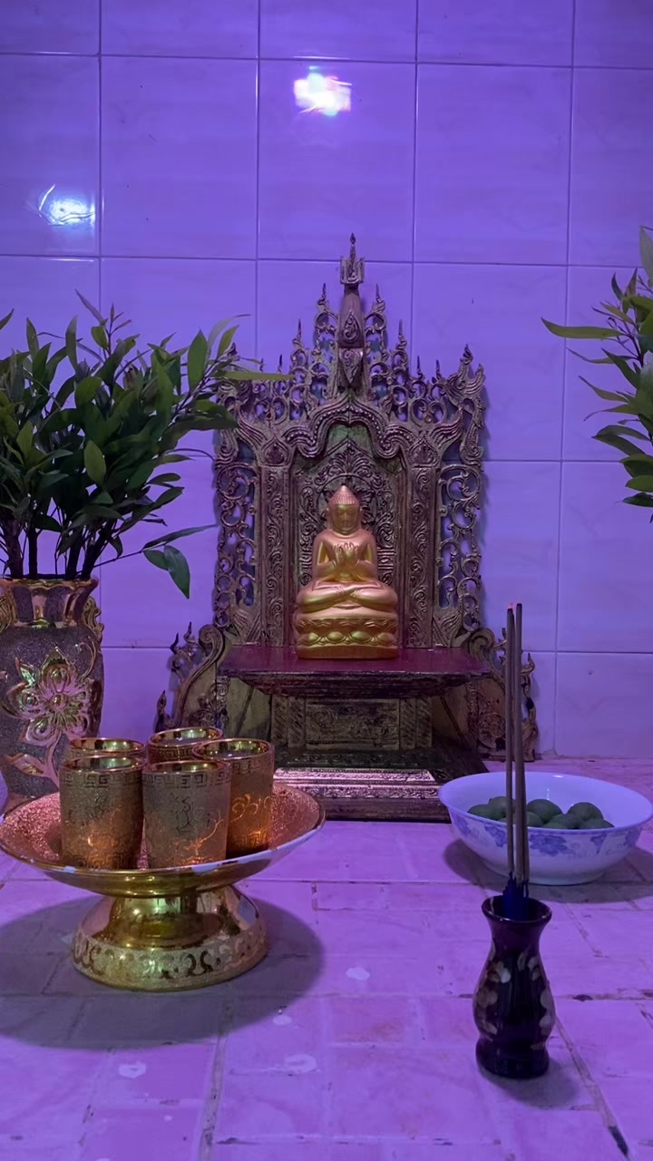 @Shwe Store & Floral Service