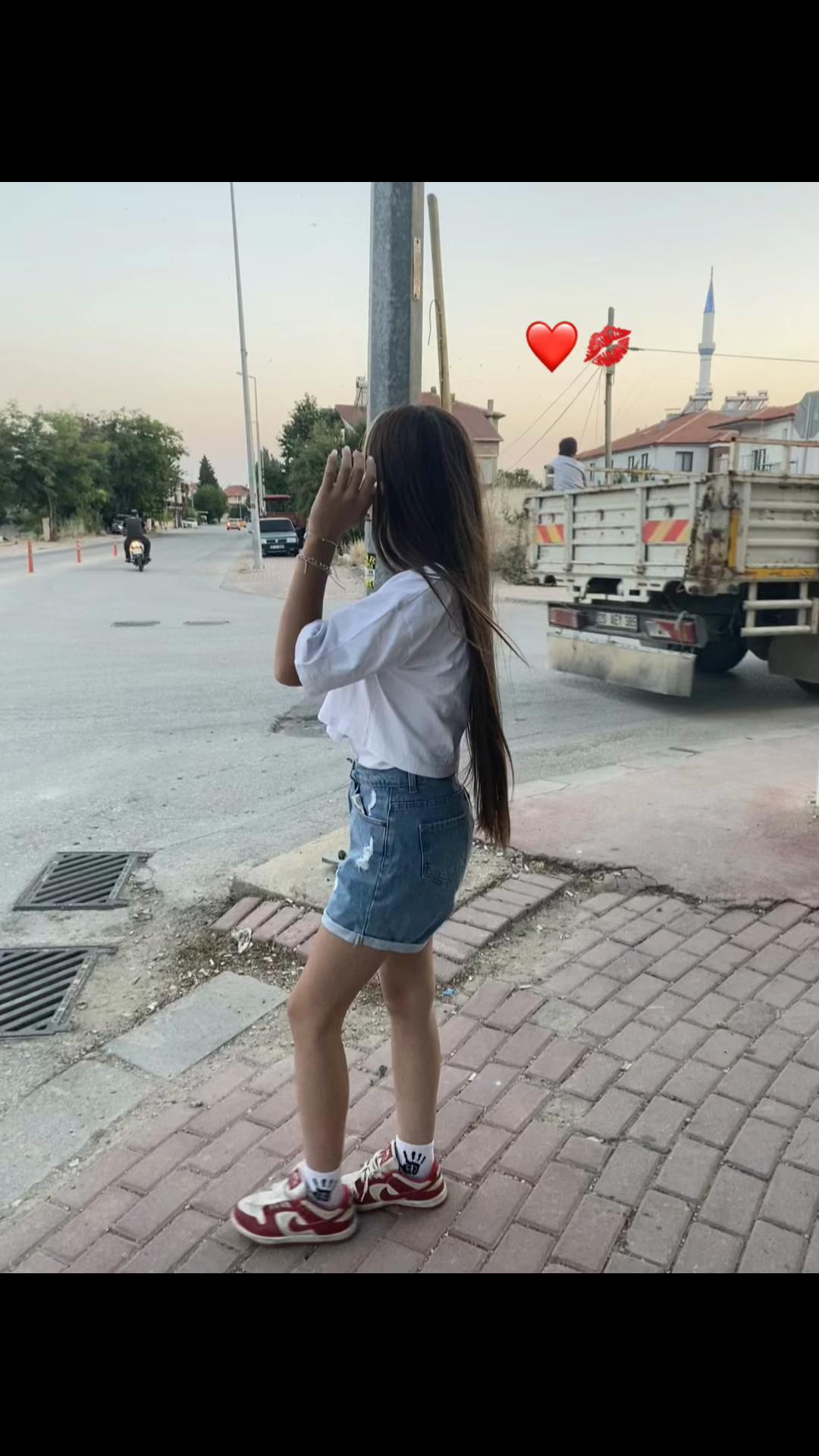 @ℰ𝓁𝒾𝓏