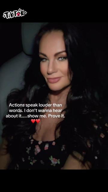 @Julie_AnnXO