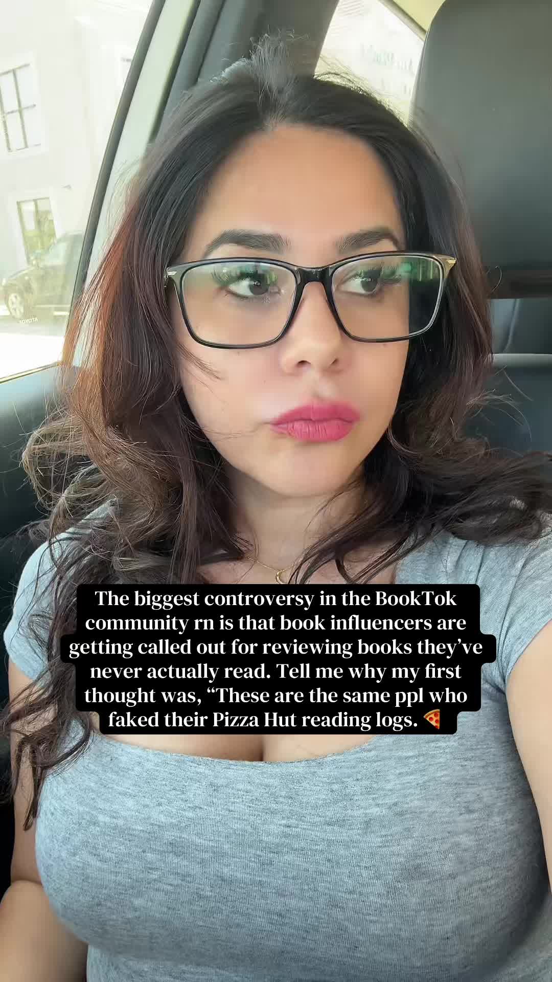 @Anyssa👽Queen of the random📚