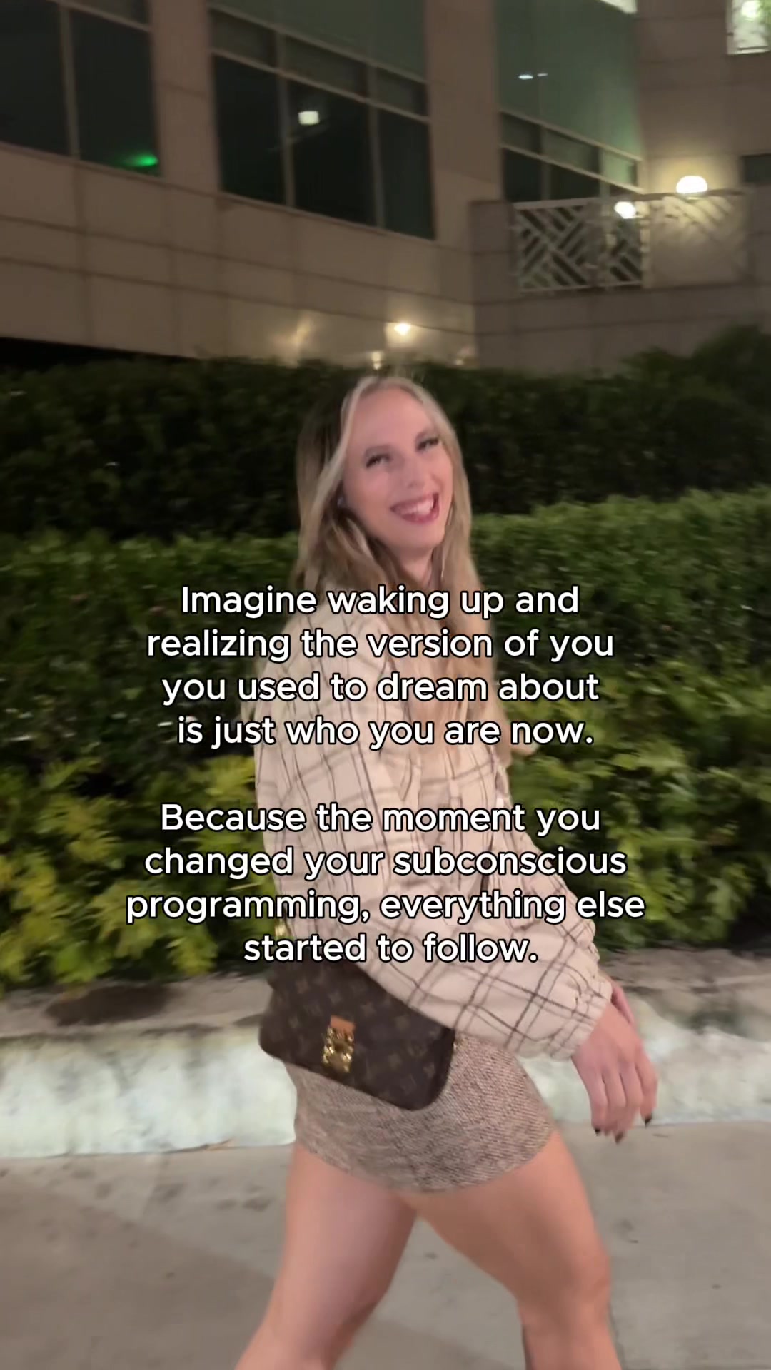 @Hypnotist | Julia Hankins