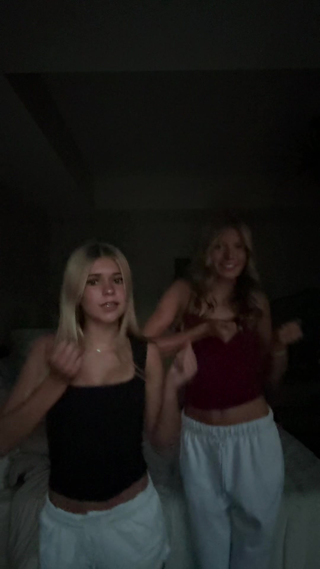 @isabelaug25