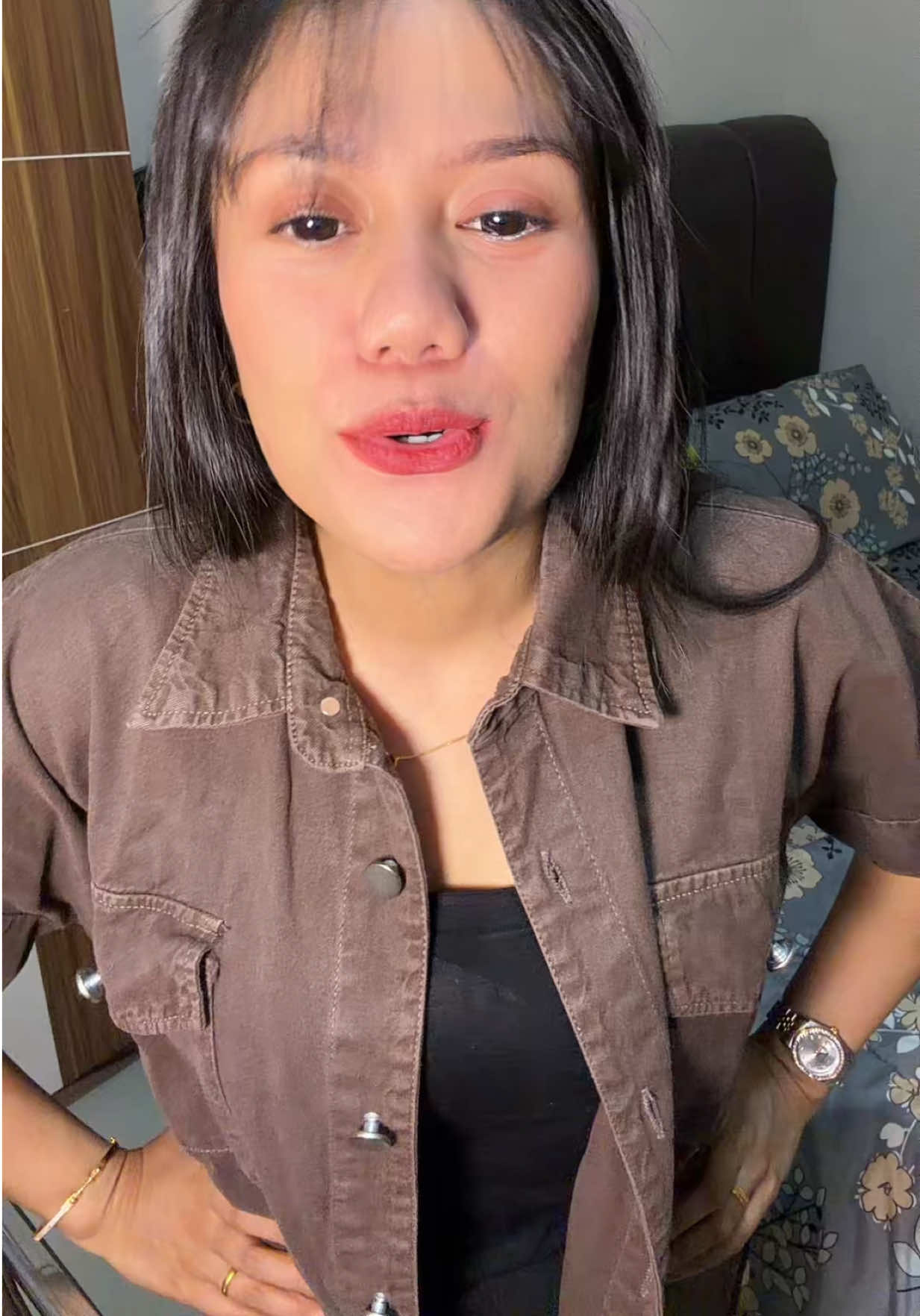 @𝐀𝐩𝐫𝐢 𝐒𝐢𝐡𝐨𝐦𝐛𝐢𝐧𝐠