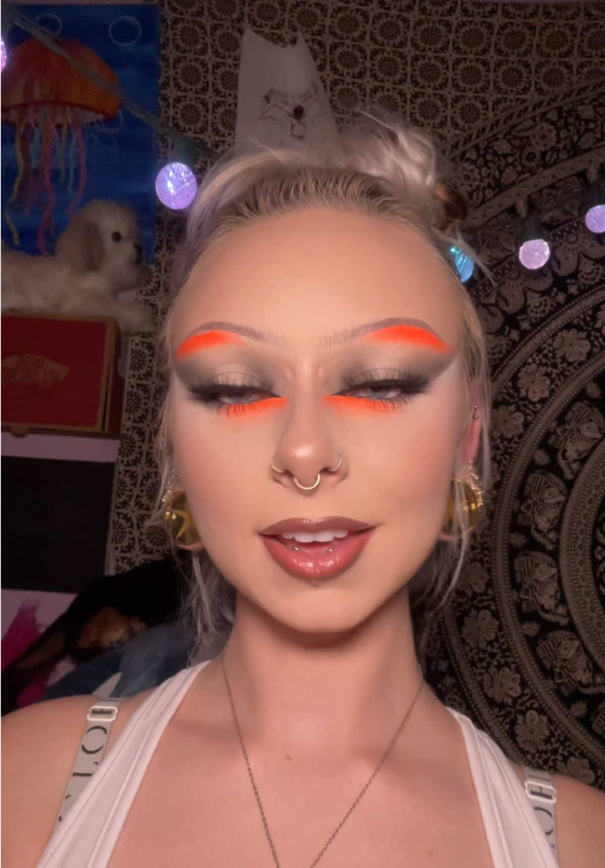 @🧐