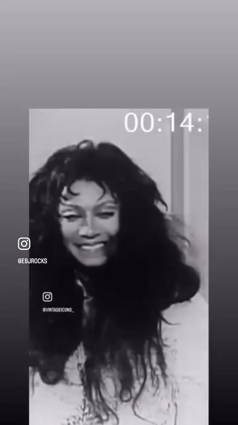 @I AM 48💛💜🖤🤍 👗