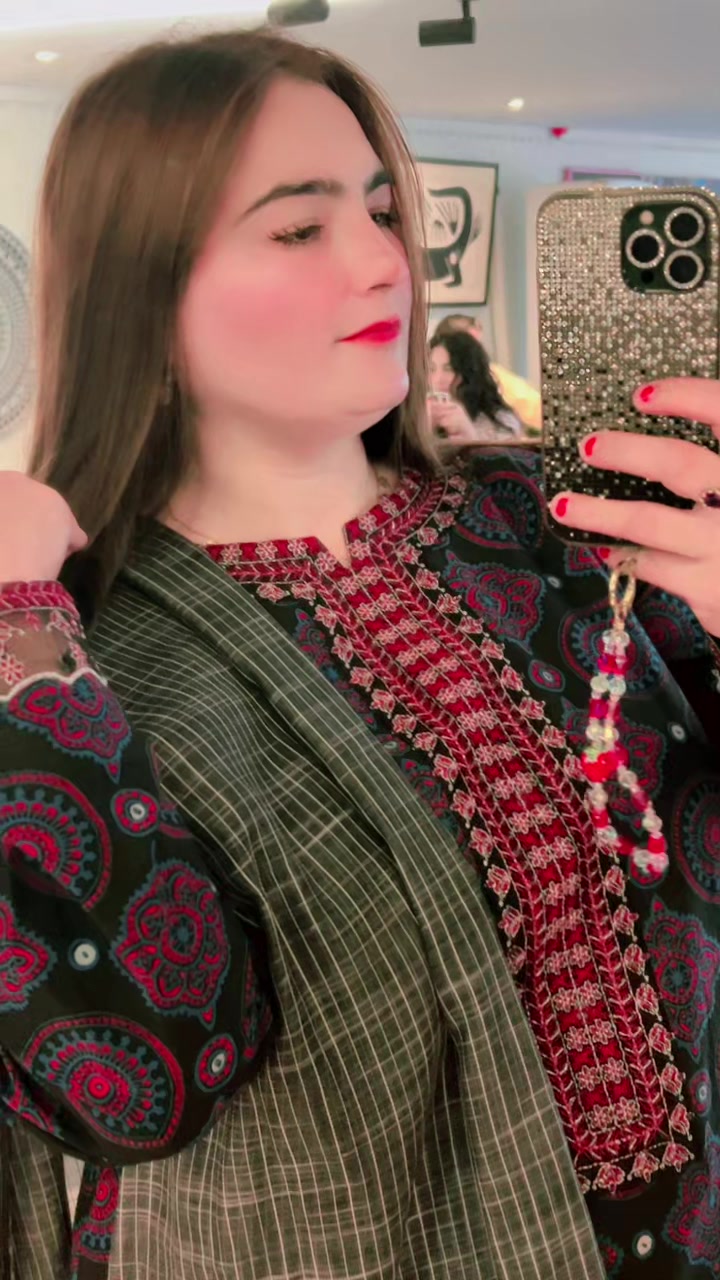 @🕊عائشہ خان🕊