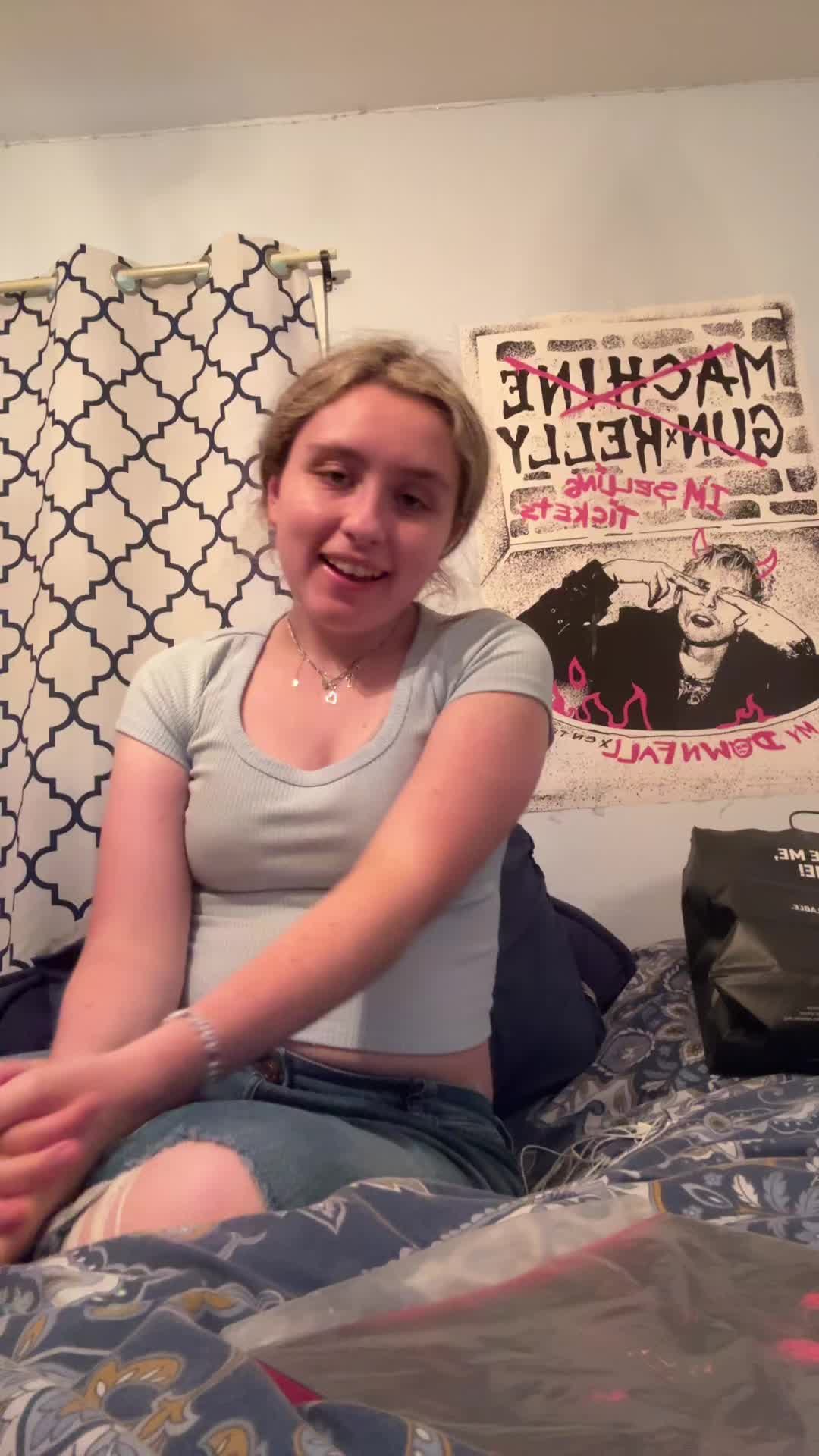 @Kayla<3