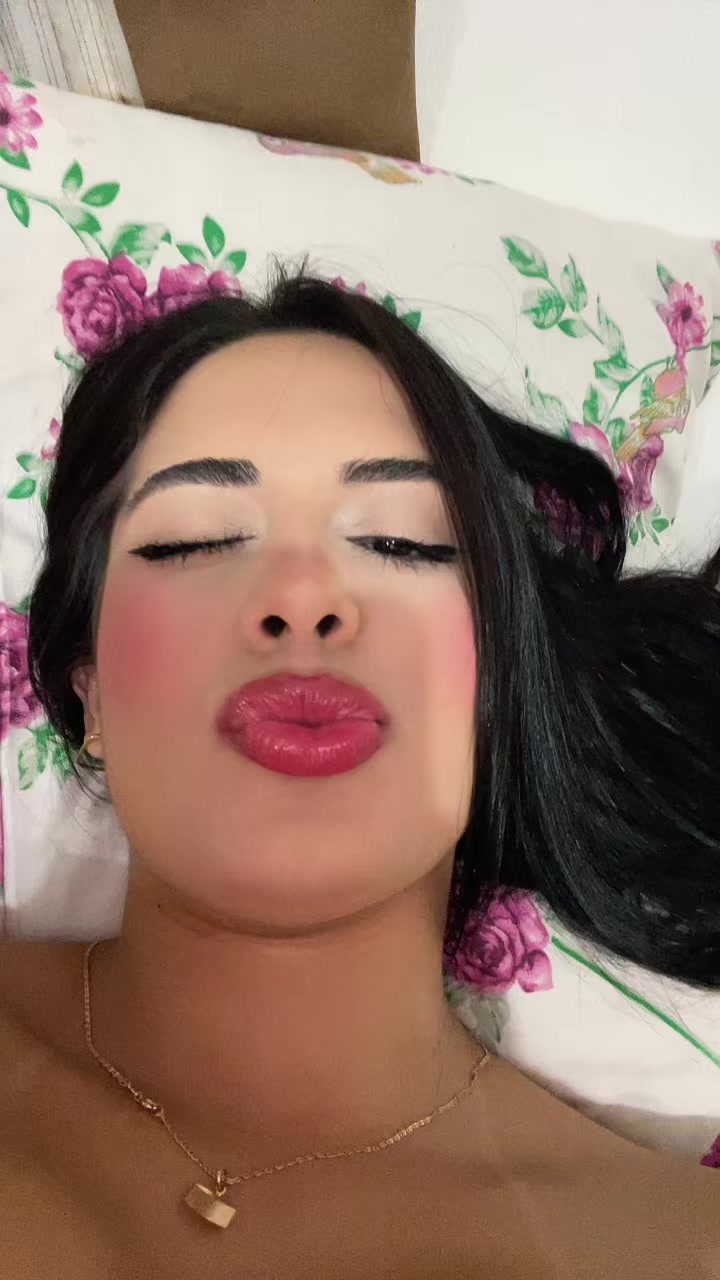 @Adriana alves