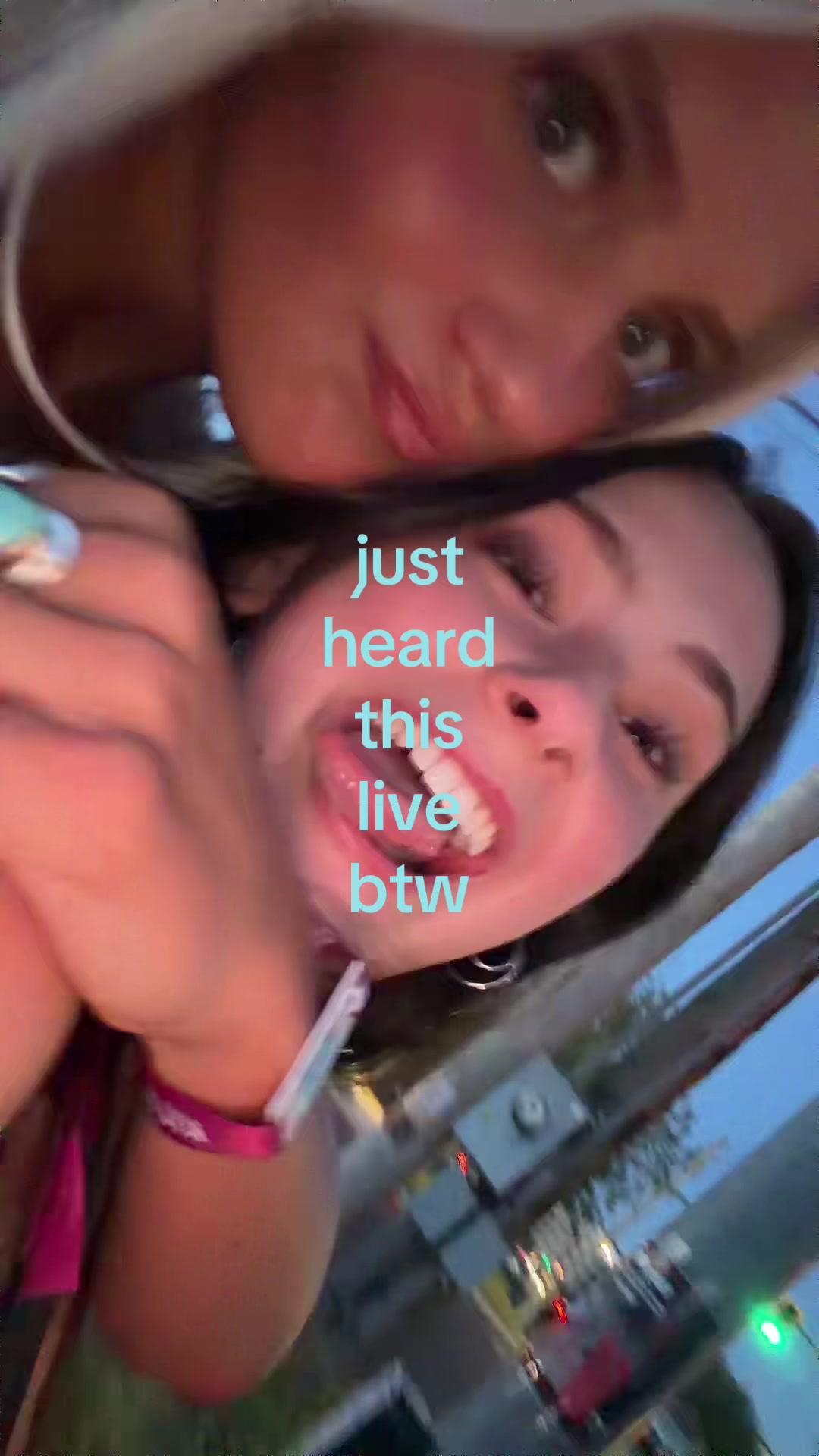@🪽