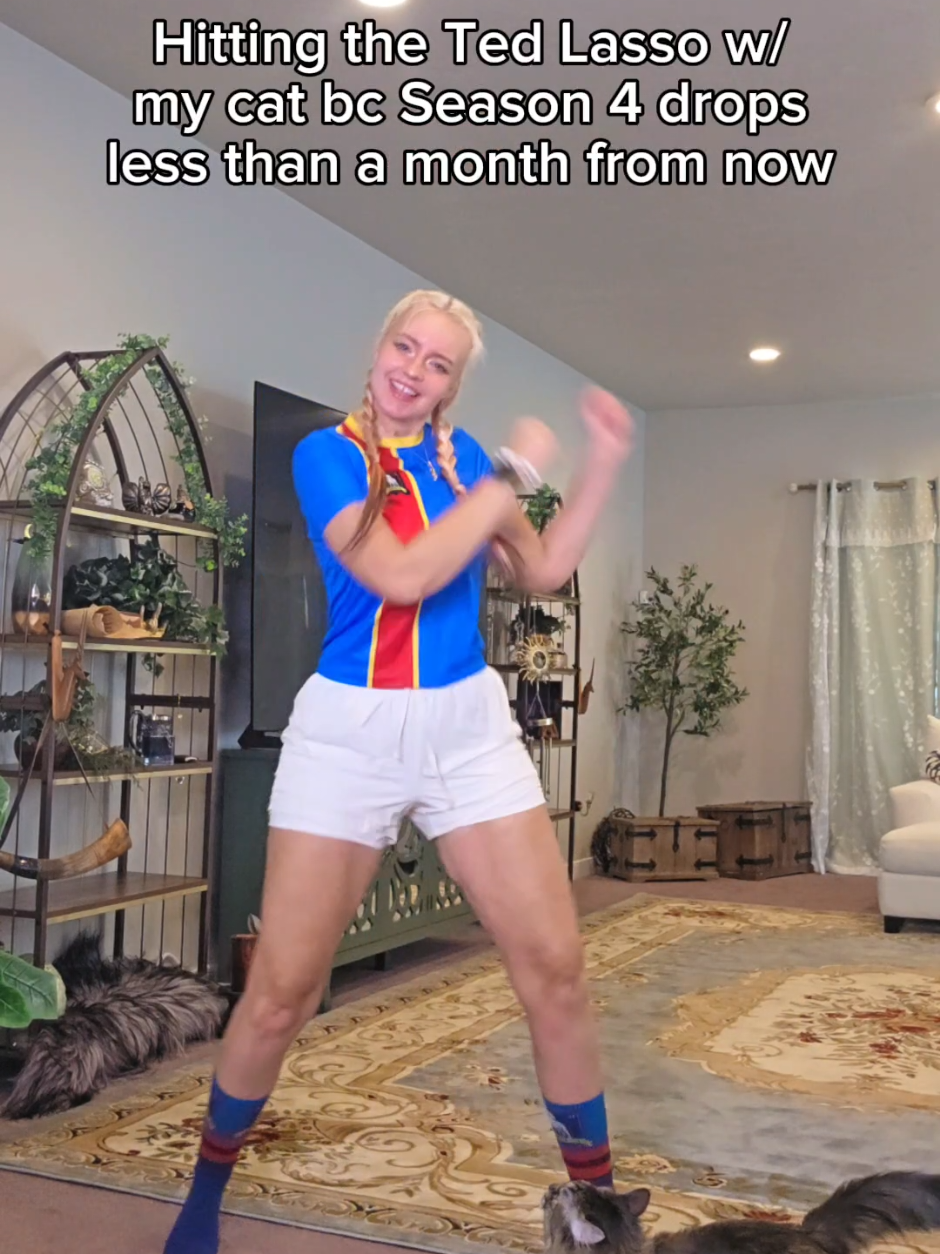 @Halcybella on IG, YT, SC