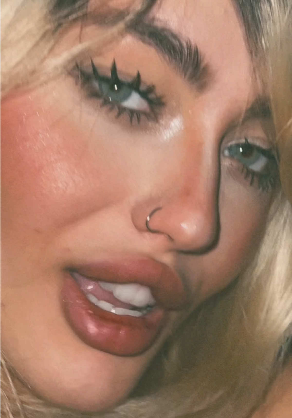 @rozhstorm