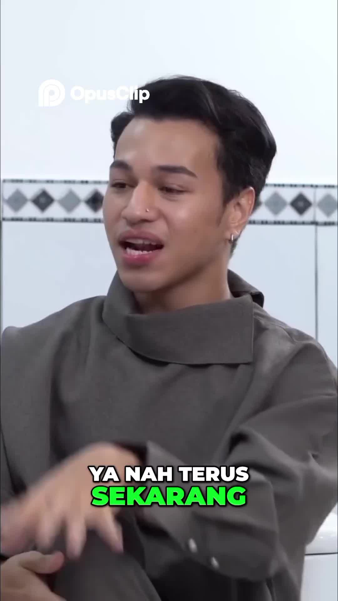 @Expliclip