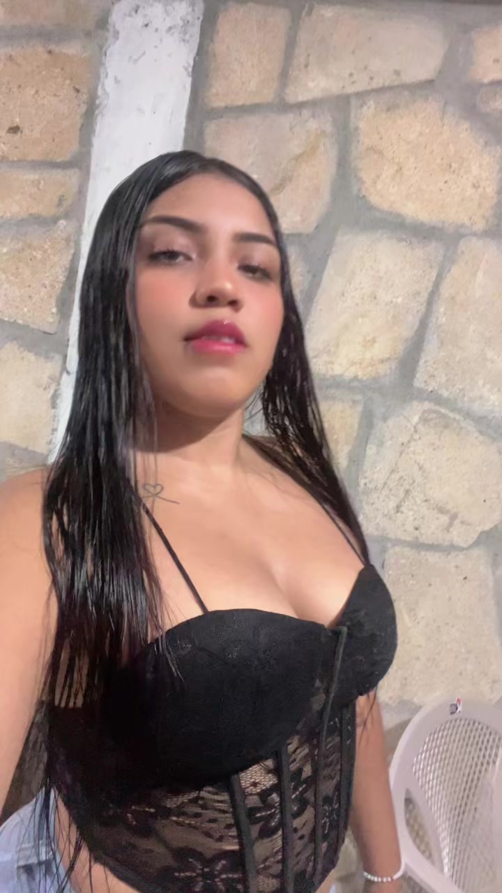 @𝐿𝒜 𝒞𝐻𝒜𝑀𝐼𝒯𝒜 🍒🇻🇪