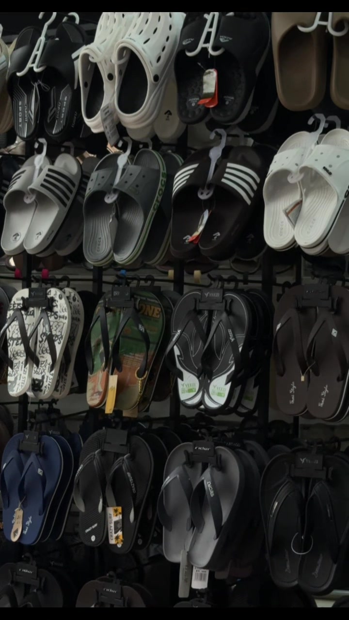 @Cherry Shoe Store