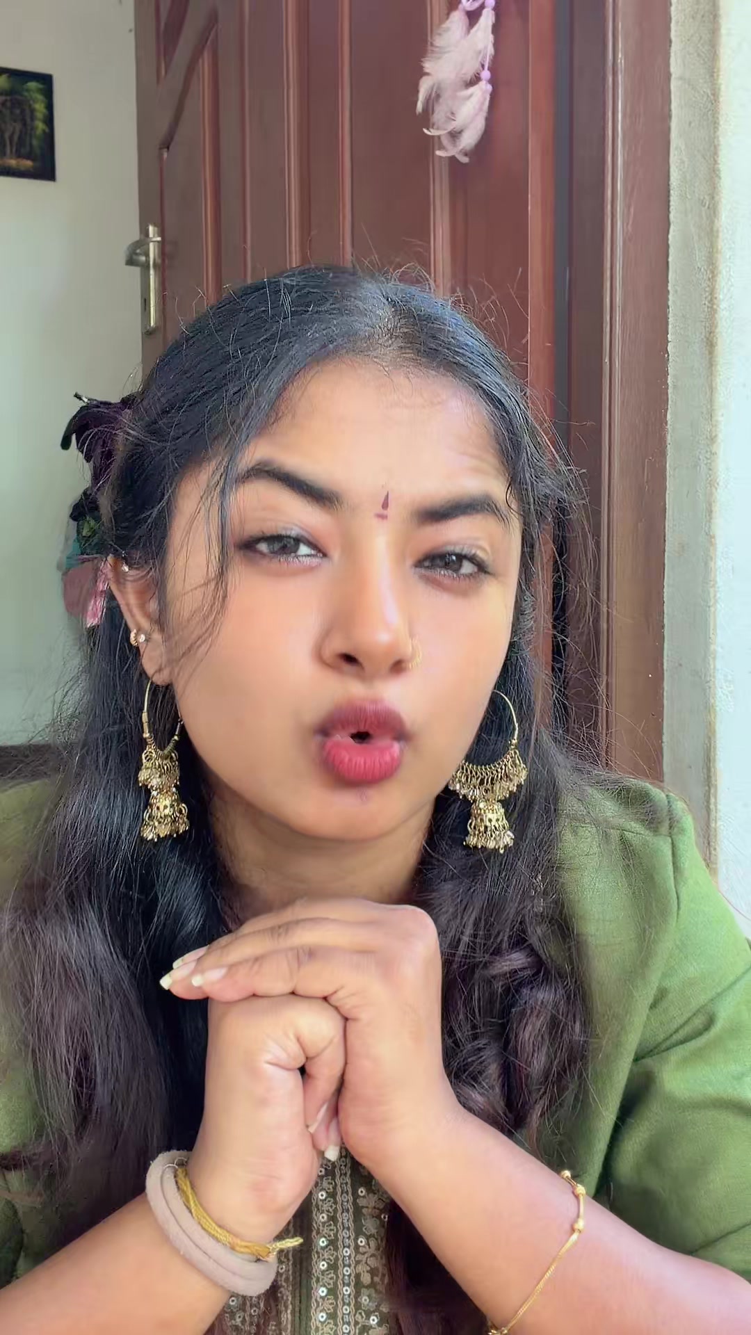 @thakshika_thayalan