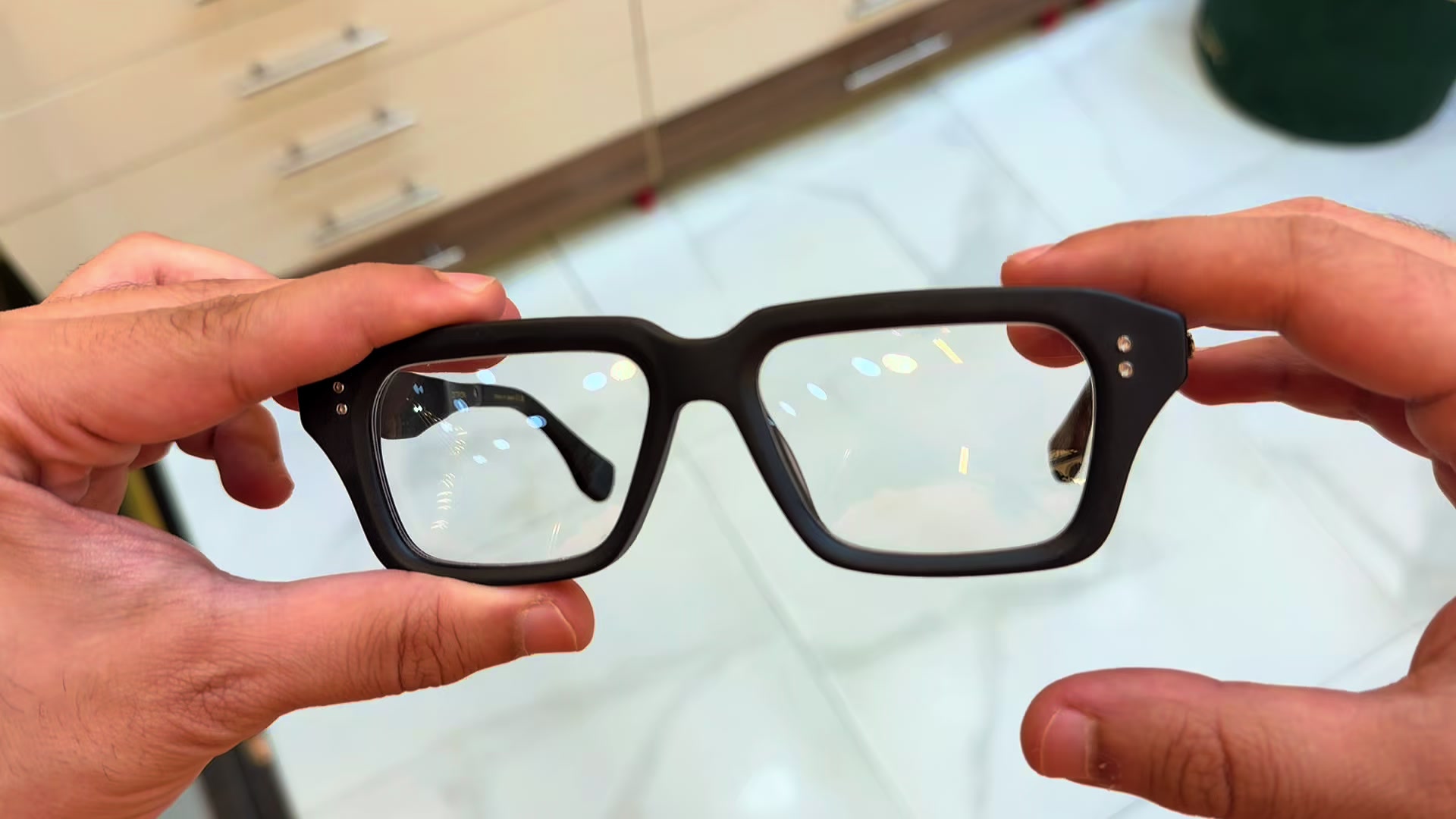 @Elomda Optics/العمدة للنظارات