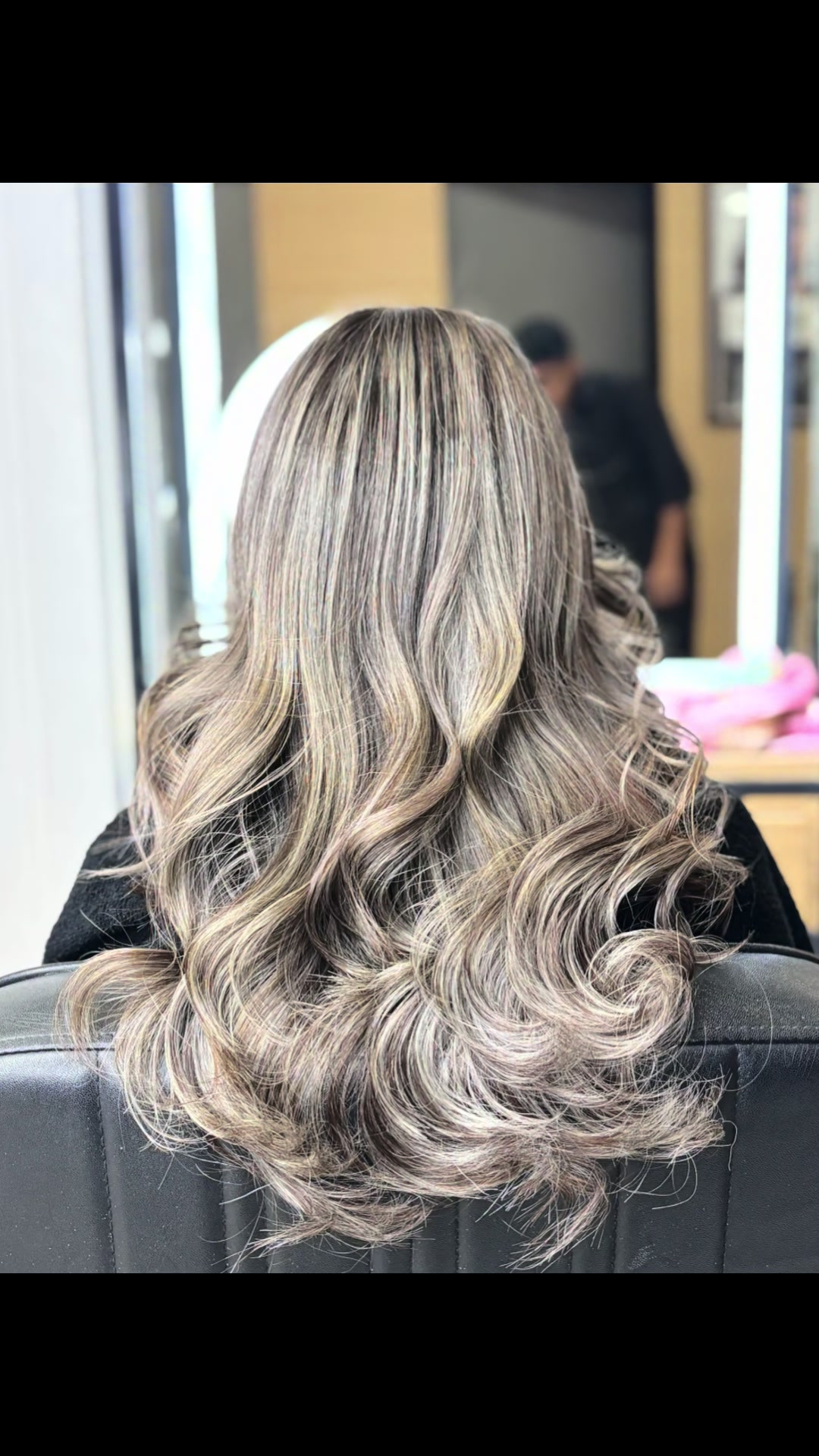 @Looks Salon Nepal