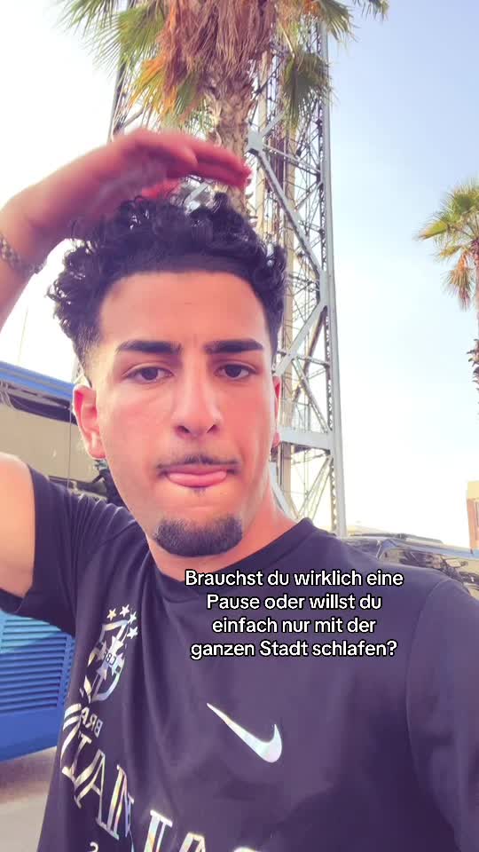 @🕸️