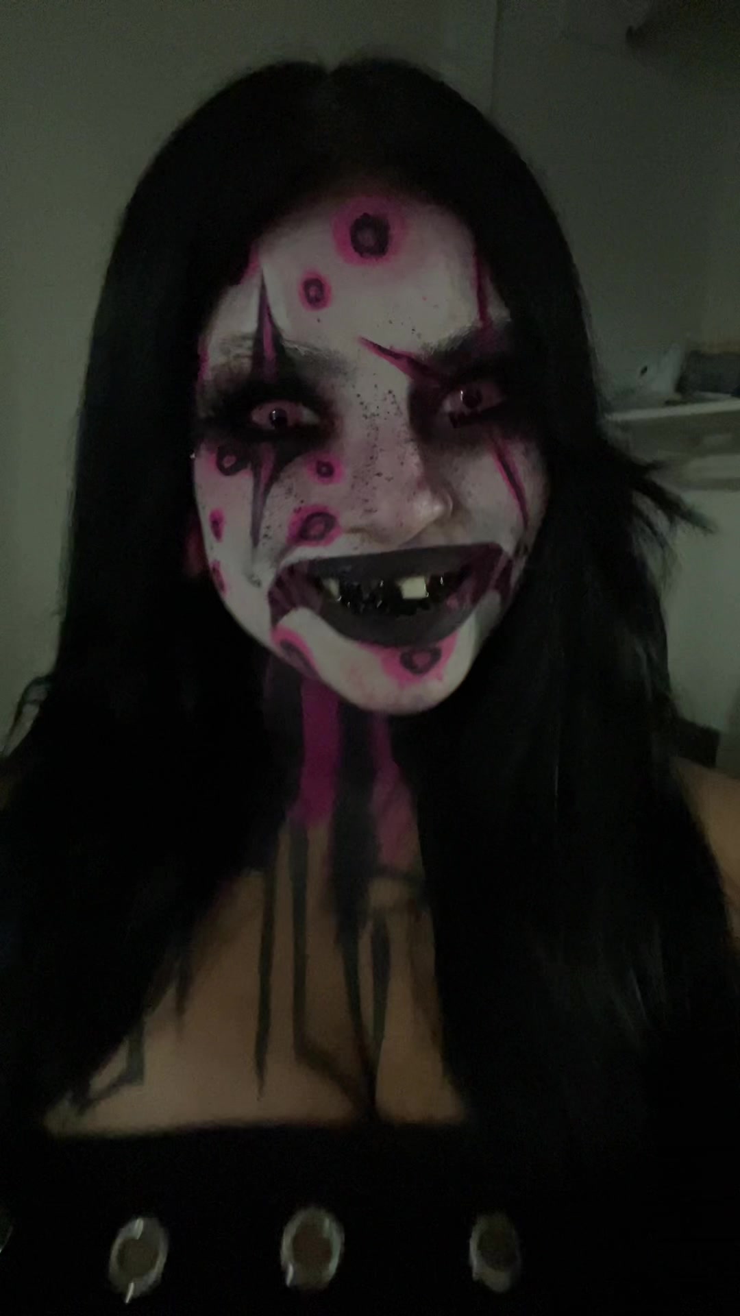 @FREAKSHOW KEEZH🦇