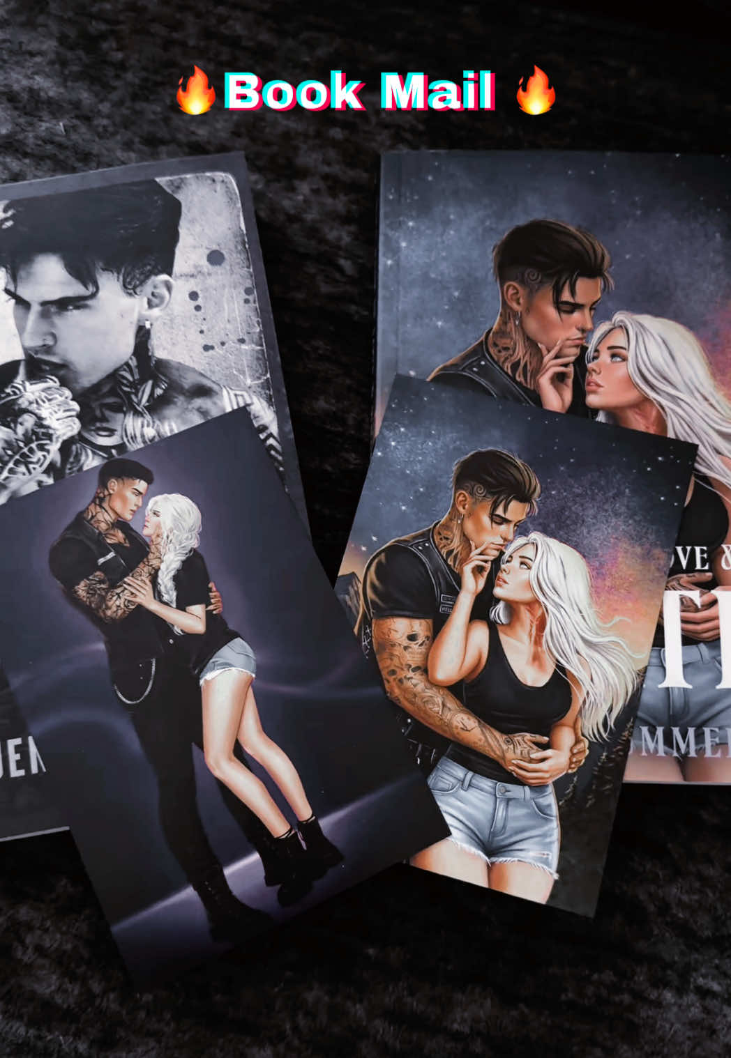 @Danielle Reads 📚☕️ 🧸