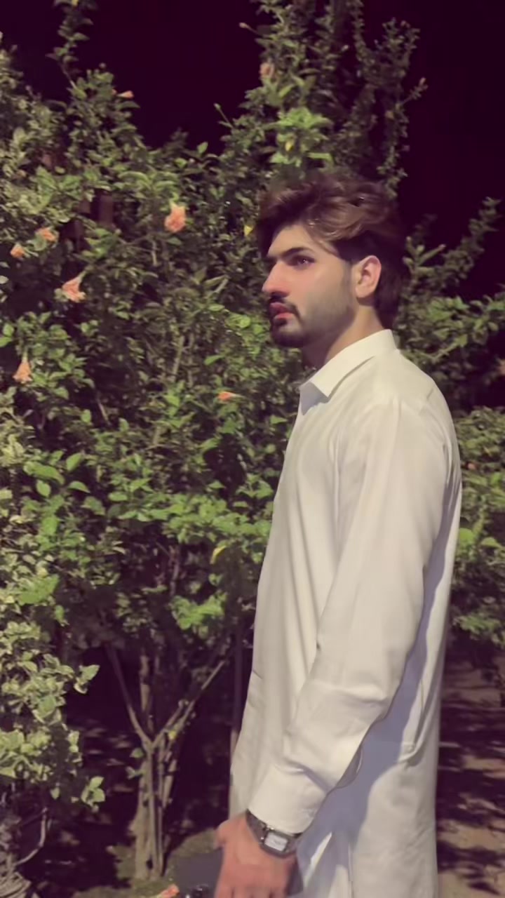 @KHAN🇵🇰