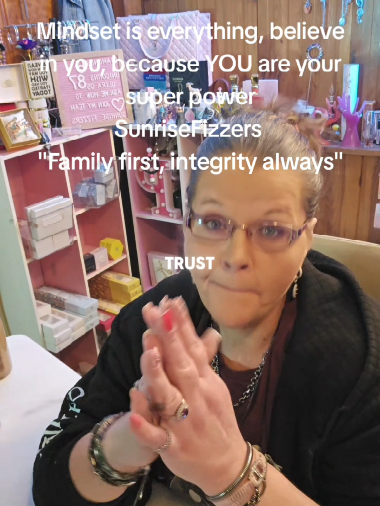 @BoyMomFizzySunrise 💞