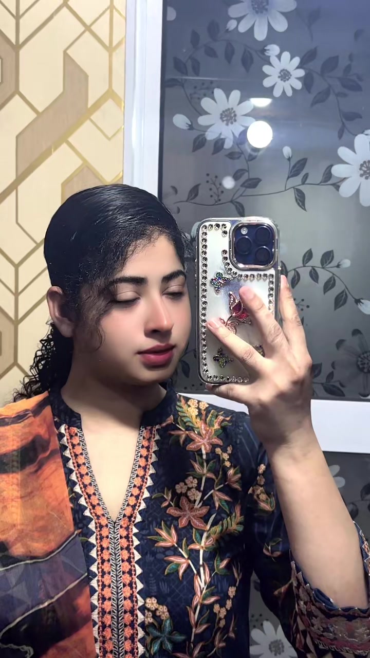@ملکہ 😍❤️