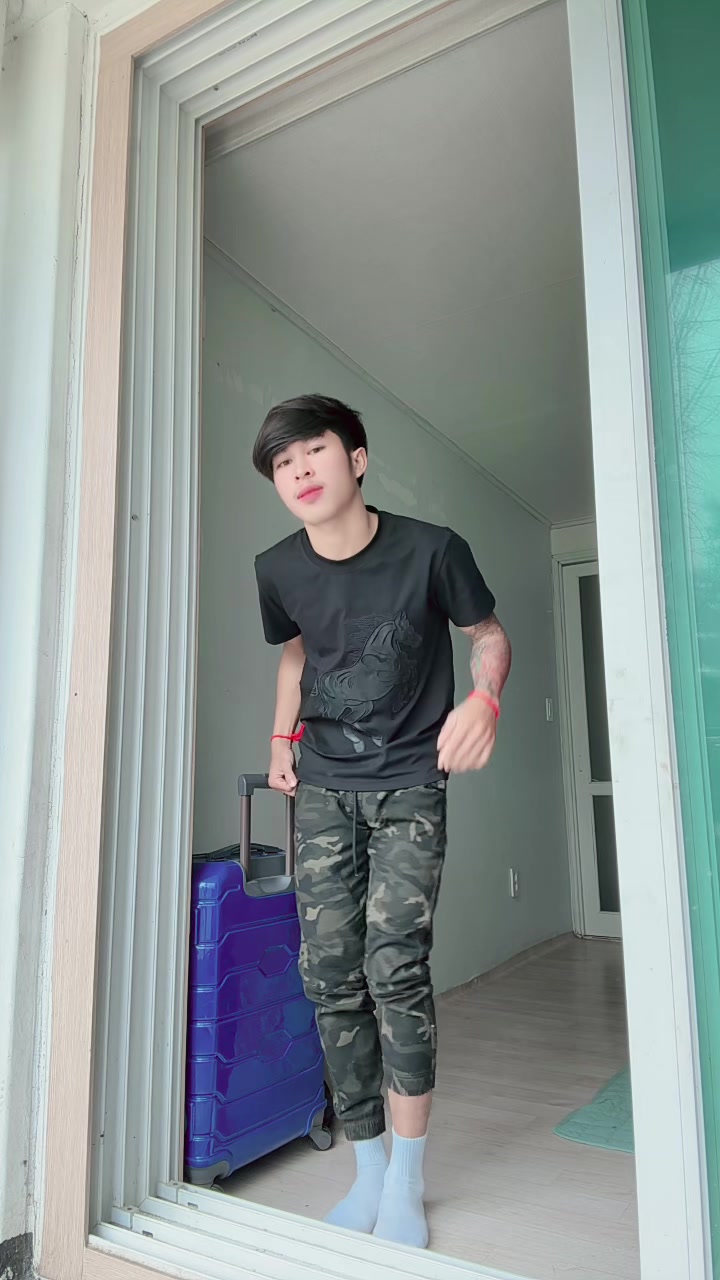 @Ly-ឆាលីន💸