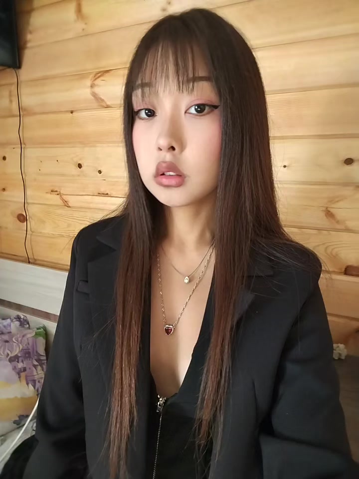 @arishaa