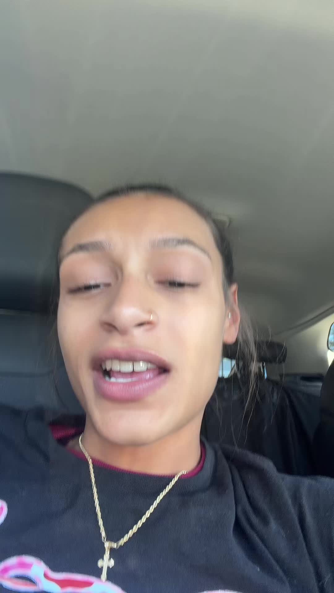 @urlocalhotweirdo