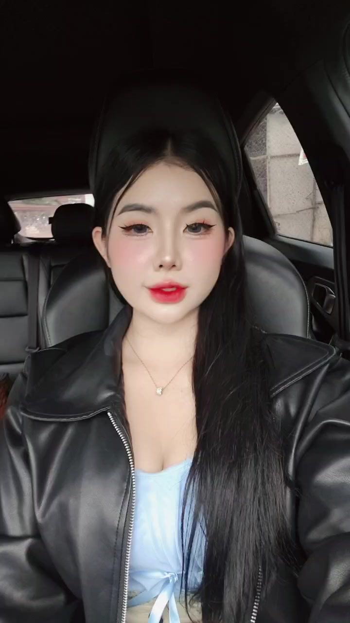 @nkauj see xyooj