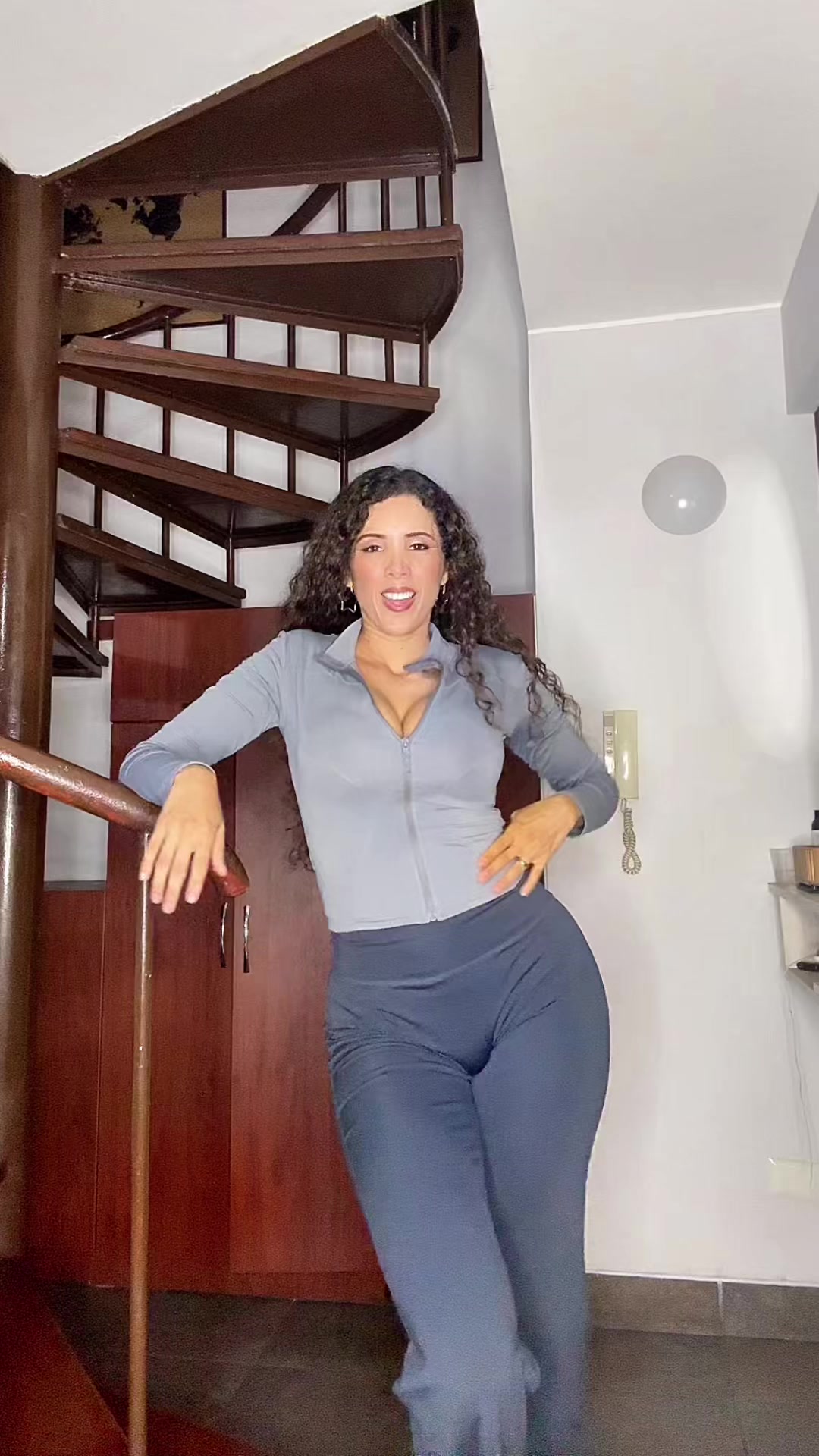 @Frizzia