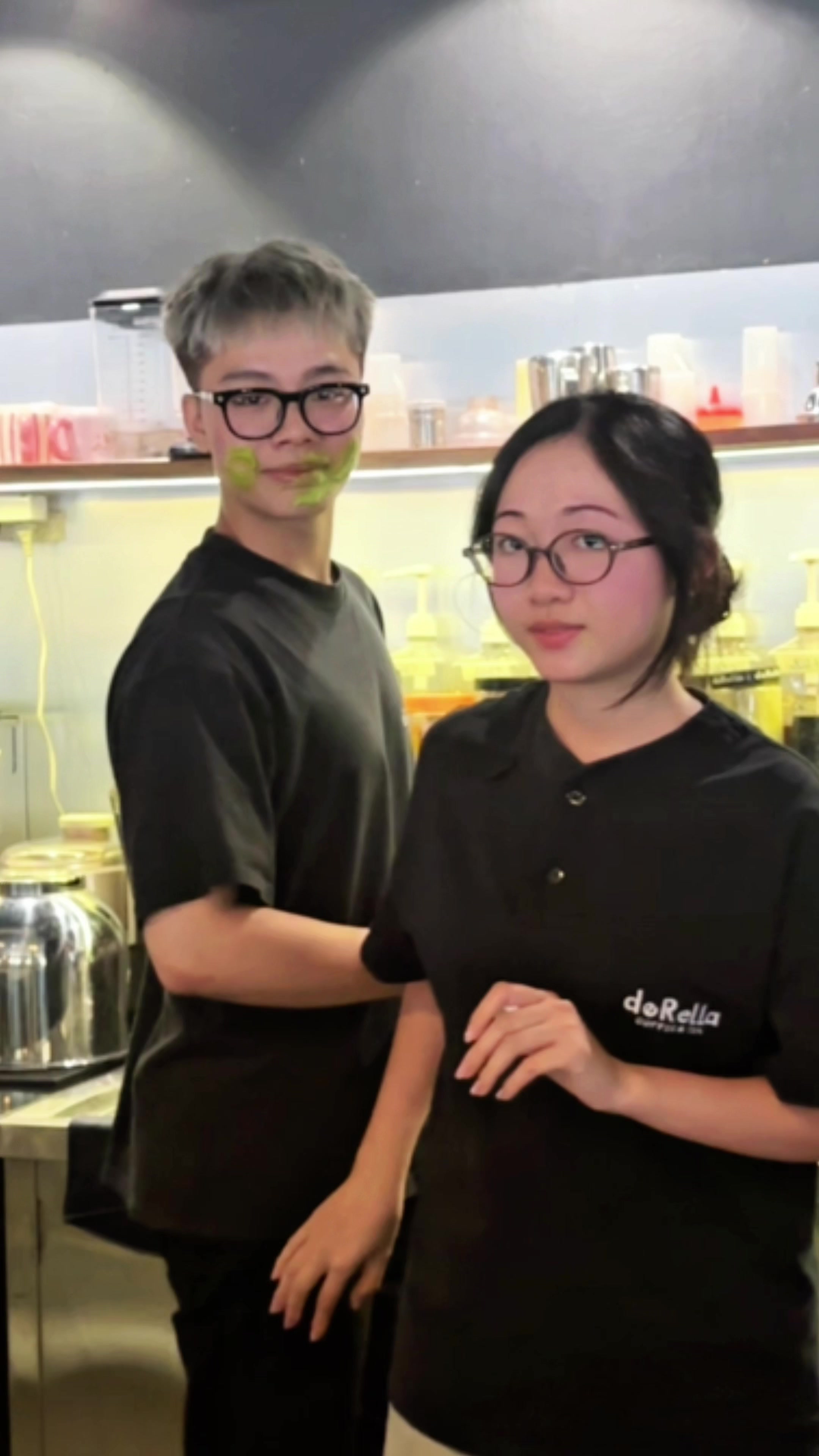 @DE RELLA HUẾ